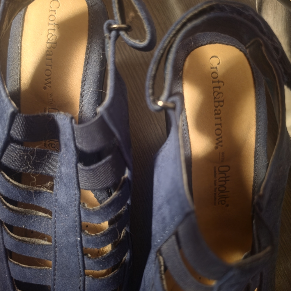 croft & barrow Navy Suede Cutout Slingback Heels - Picture 3 of 5